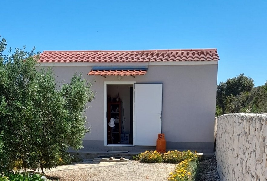 Budynek gospodarczy z osobnym mieszkaniem