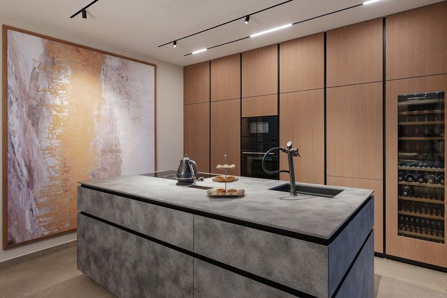 Nowoczesna kuchnia z centralną wyspą kuchenną