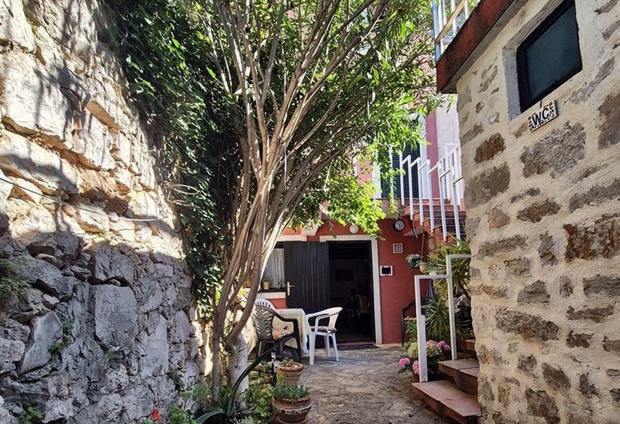 Teren zewnętrzny o śródziemnomorskim uroku - Obiekt H3439 Panorama Scouting.