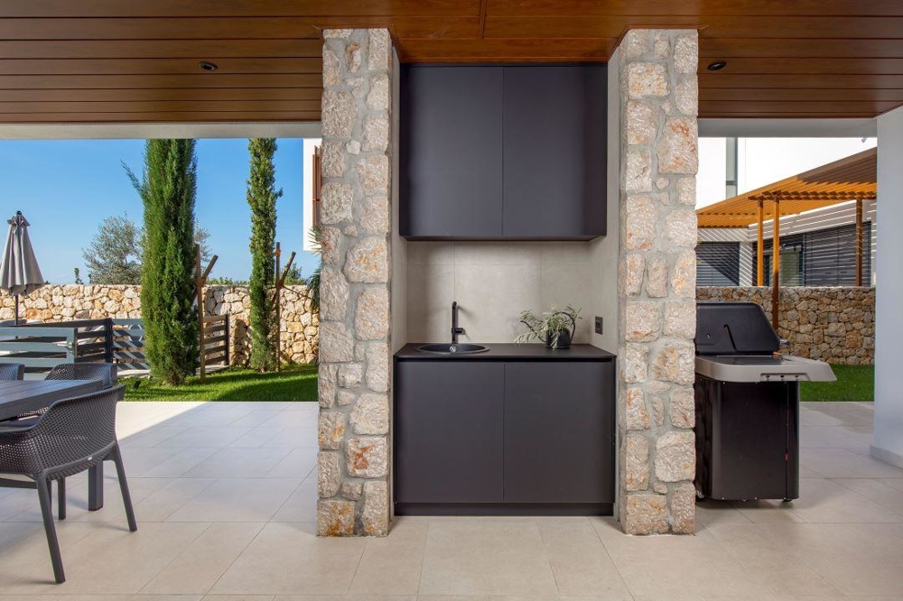 Miejsce do grillowania i kuchnia letnia w Villi H3450