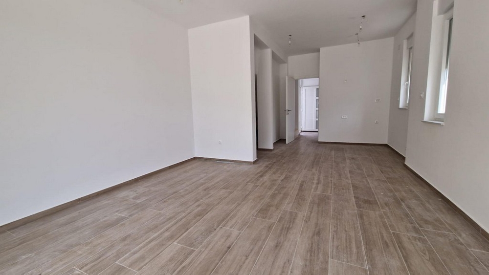 Tył bliźniaka H3457 w Chorwacji.