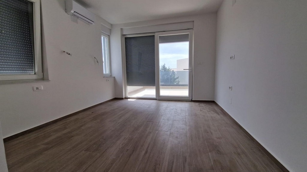 Widok na teren zewnętrzny nieruchomości H3457 w Chorwacji.