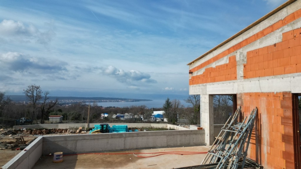 Stan surowy jednej z willi H3472 na wyspie Krk w Chorwacji.