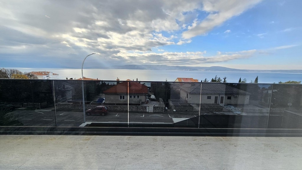 Panoramiczny widok na morze z luksusowej nieruchomości H3484 w Novi Vinodolski, Chorwacja.