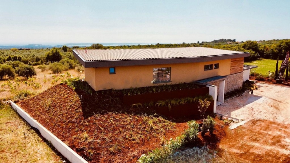 Widok na morze i widok na willę H3485 w Chorwacji.