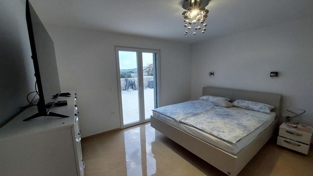 Główna sypialnia z tarasem i widokiem na morze, nieruchomość H3491