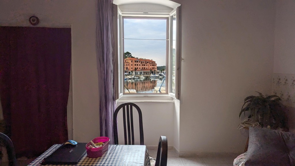 Widok z okna posesji H3504, Chorwacja.