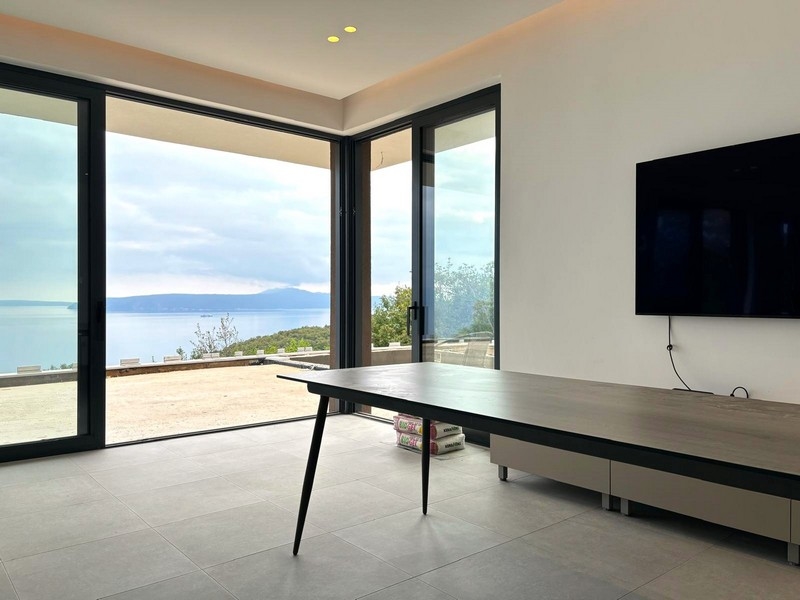 Jadalnia z widokiem na zatokę Kvarner