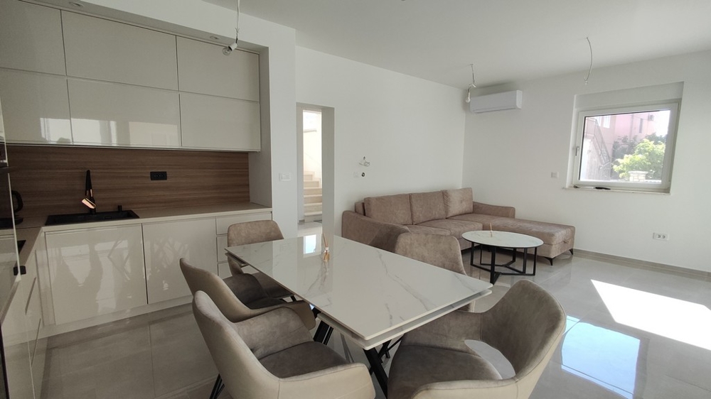 Jadalnia i kanapa w nieruchomości H3569.