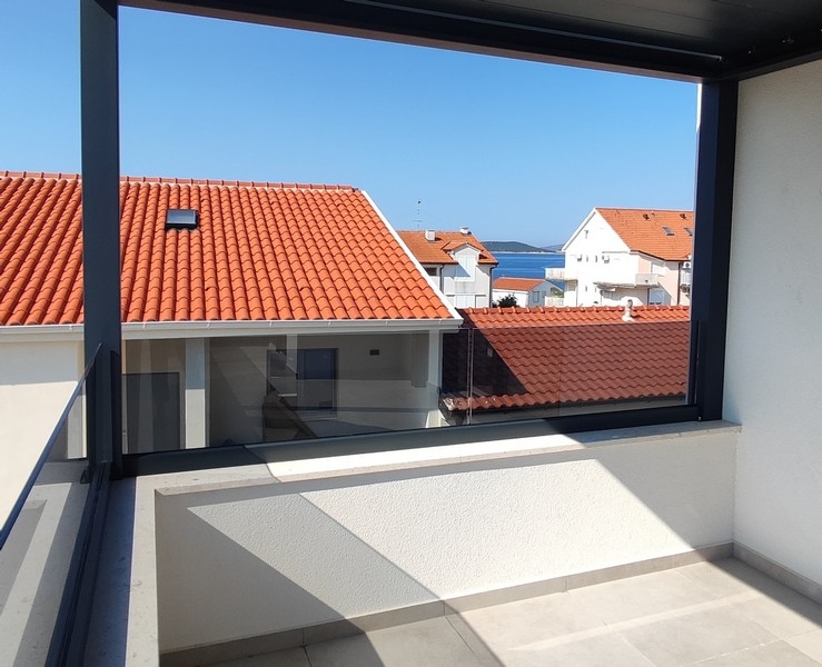 Pokój dzienny z wyjściem na taras