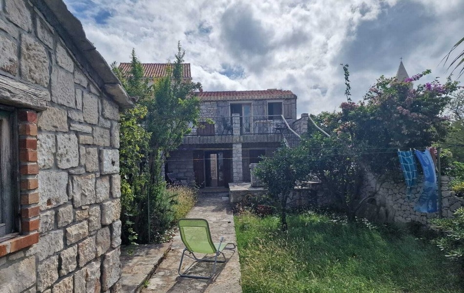 Domy z kamienia na sprzedaż na Korculi w Chorwacji - Panorama Scouting.