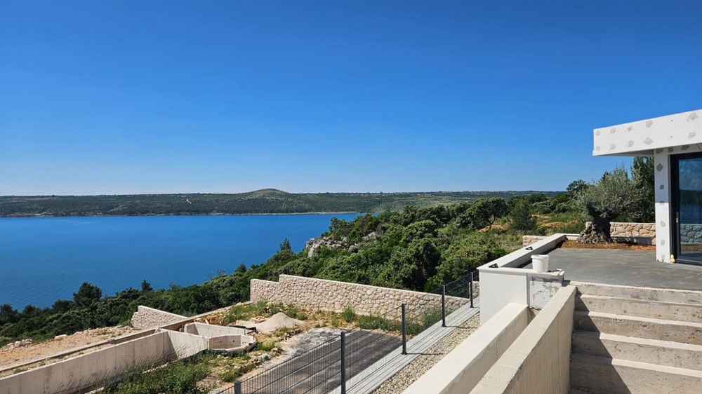 Faza budowy z widokiem na morze