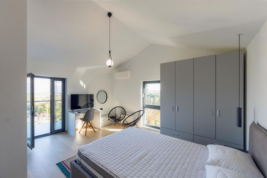 Sypialnia z balkonem i widokiem