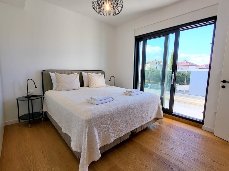 Sypialnia z wyjściem na taras