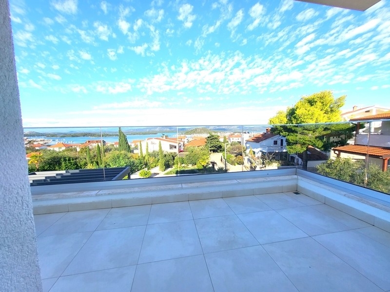 Widok na morze z willi H3592 w Chorwacji - Panorama harcerska.