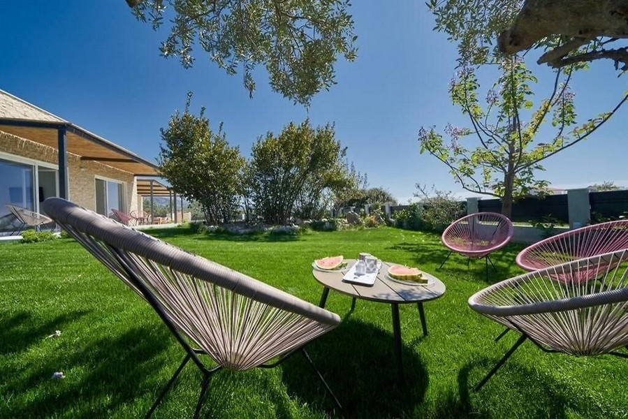 Kup śródziemnomorską willę w regionie Splitu w Chorwacji - Panorama Scouting.