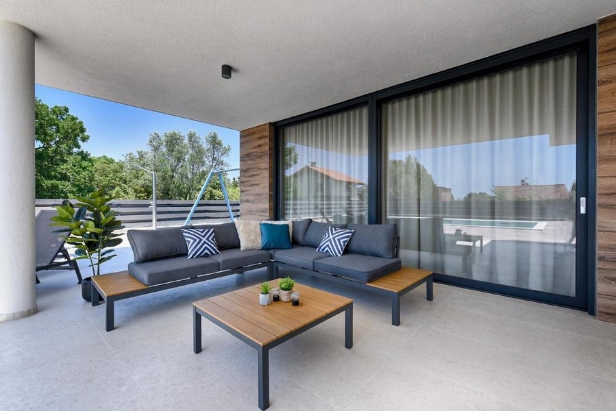 Zadaszony taras nieruchomości H3595 w Chorwacji.