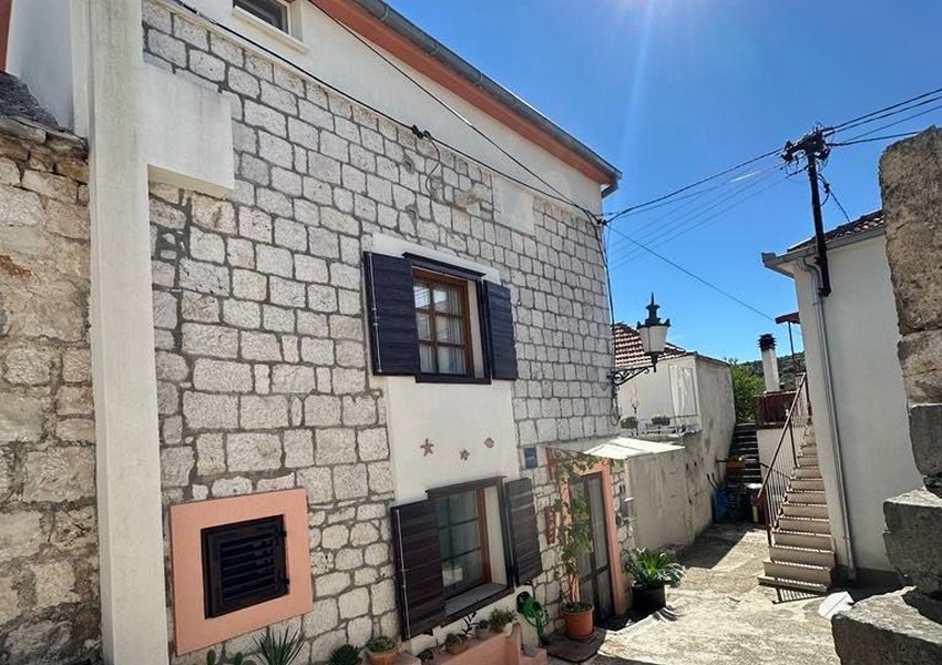 Sprzedam kamienicę Chorwacja - Panorama Scouting H3596.