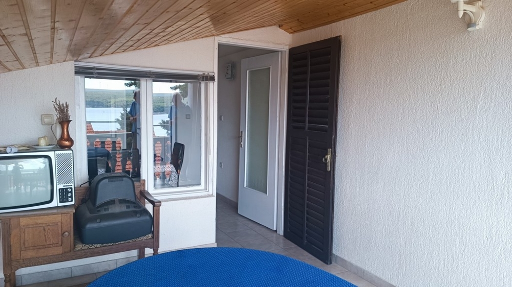 Dostęp do tarasu z widokiem na morze