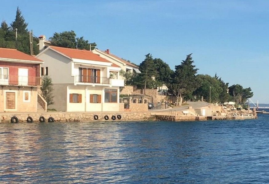 Dom z dwoma mieszkaniami tuż nad morzem - Panorama Harcerska.