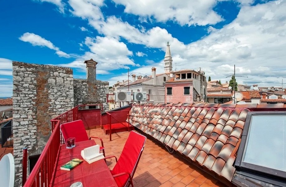 Taras na dachu z widokiem na miasto w nieruchomości H3629 w Chorwacji.