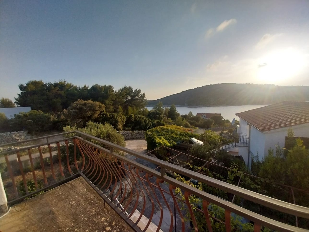 Widok na morze z nieruchomości H3631 w Chorwacji - Panorama Harcerska.