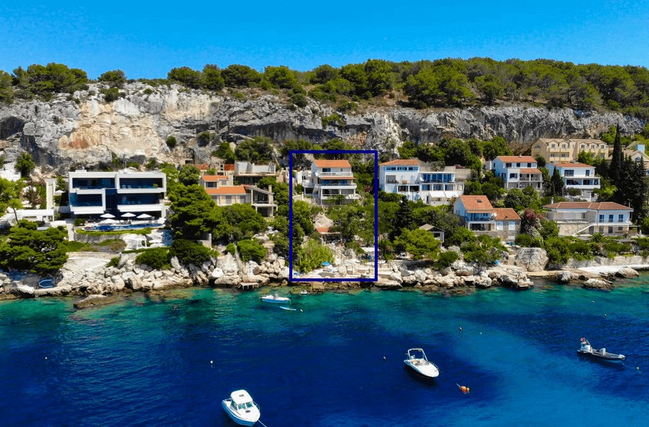 Kup willę w mieście Hvar nad morzem - Panorama Scouting.