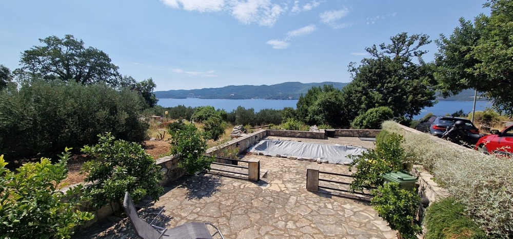 Widok na morze z domu H3664, który jest zbudowany na Peljesac.