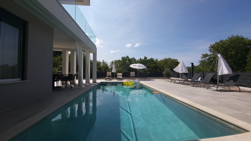 Willa z basenem na sprzedaż w Chorwacji na Krk - Panorama Scouting H3667 w Vrbniku.