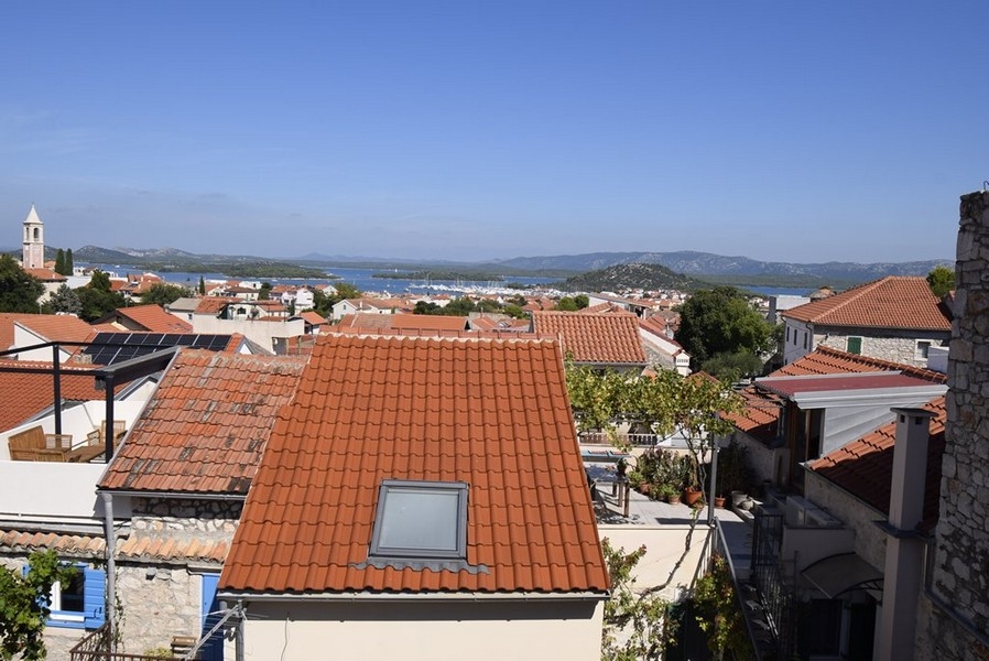 Widok na morze z nieruchomości H3689 w Chorwacji - Panorama Harcerska.