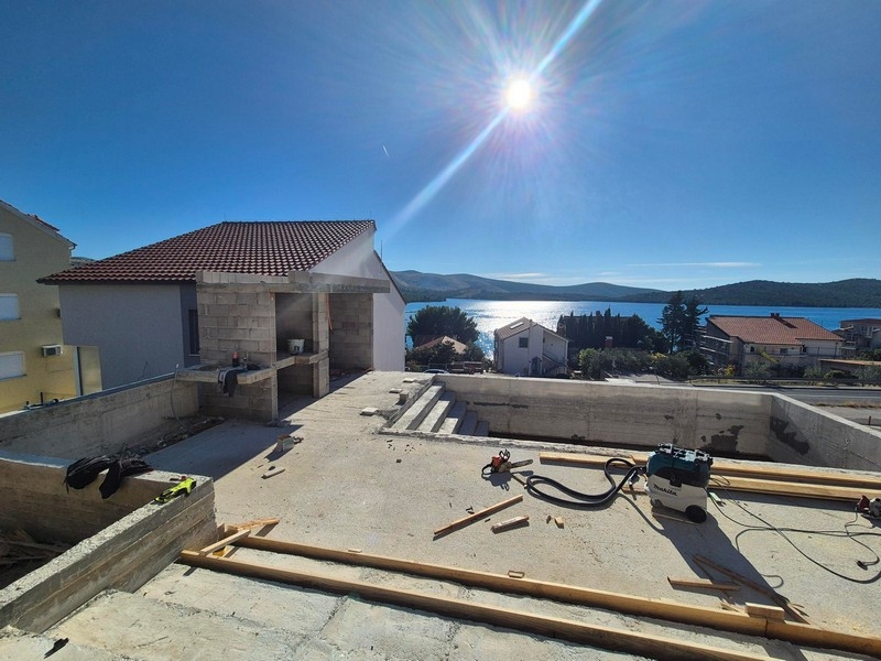 Widok na basen i morze