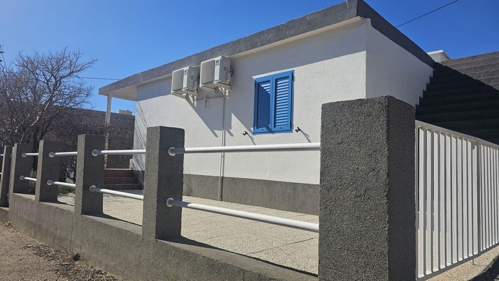 Kup dom w regionie Karlobag w Chorwacji.