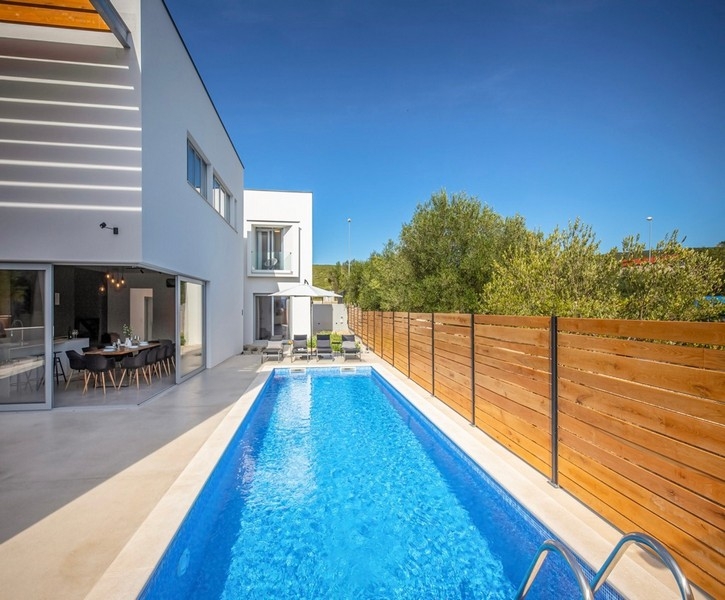 Nieruchomości z basenem Chorwacja Panorama Harcerstwo