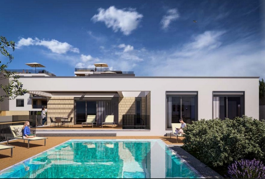 Nowoczesna willa z basenem i tarasem słonecznym