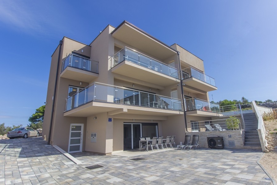 Sprzedam willę apartamentową na wyspie Murter w Chorwacji - Panorama Scouting H3715.