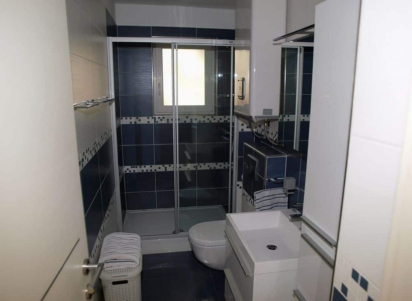 Łazienka z prysznicem.