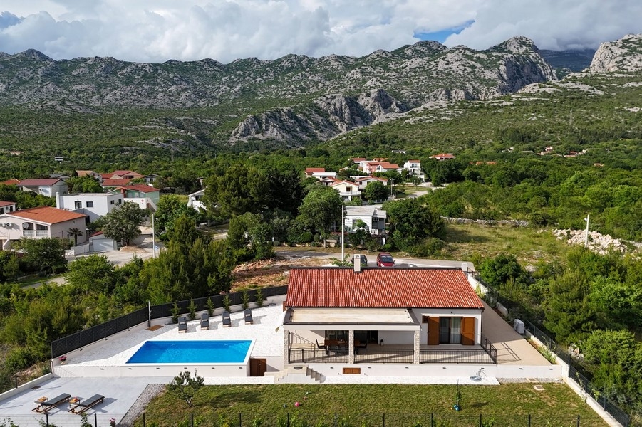 Sprzedam dom Starigrad Paklenica, Chorwacja.