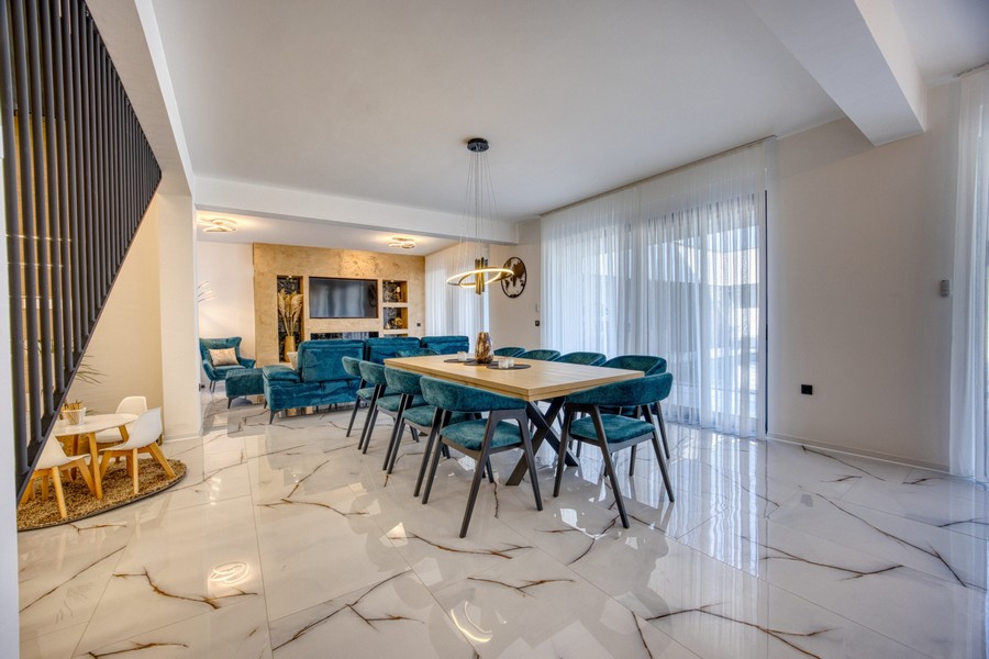 Nowoczesne wnętrze Willi H3731 w Chorwacji - Panorama Harcerska.