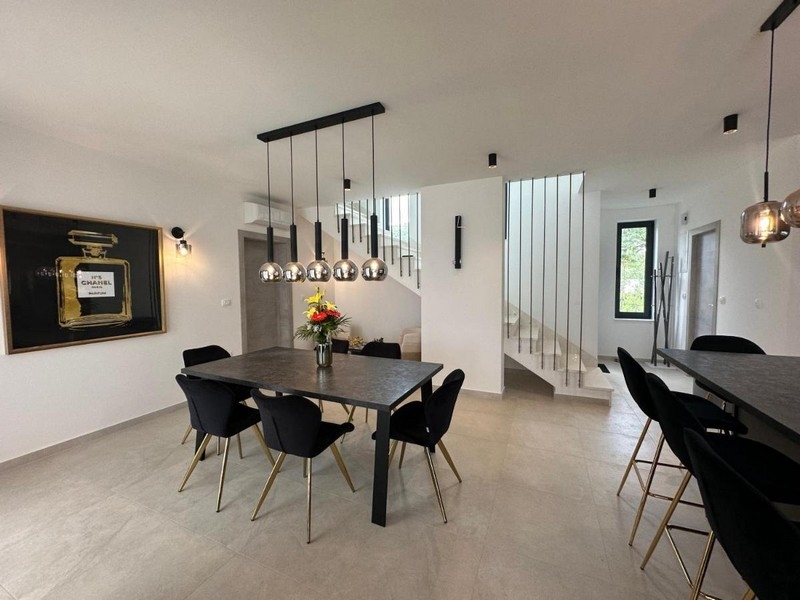 Jadalnia w nieruchomości H3745 w Chorwacji - Panorama Scouting.