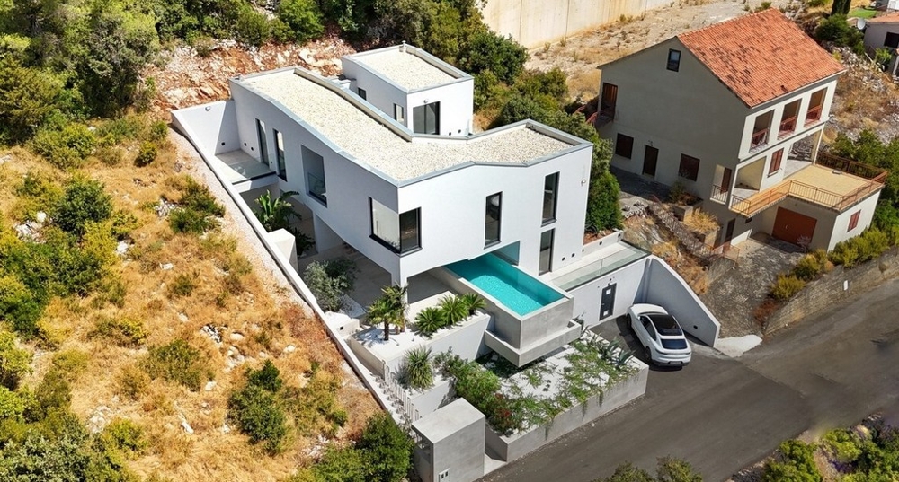 Nowoczesna willa z widokiem na basen i morze na Bracu