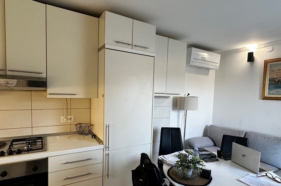 Kuchnia z salonem i meblami