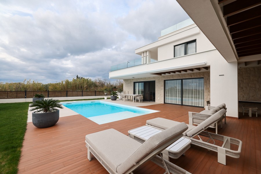 Kup luksusową willę niedaleko Zadaru w Chorwacji - Panorama Scouting H3760