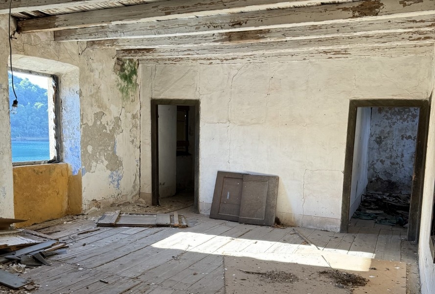 Piętro z widokiem na zatokę i zabytkową zabudowę