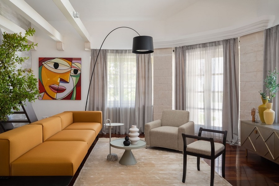 Pokój dzienny z nowoczesnym wyposażeniem