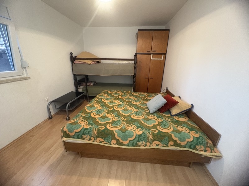 Sypialnia z podwójnym łóżkiem