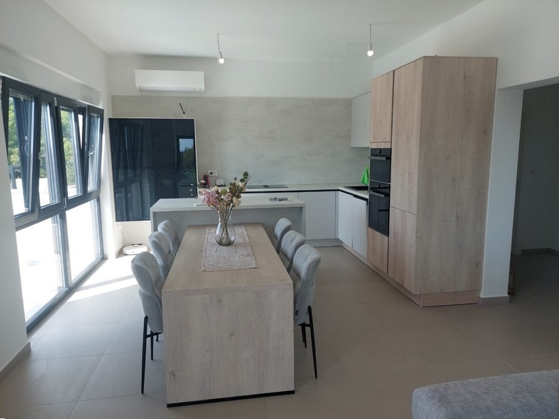 Otwarta część dzienna z kuchnią i jadalnią