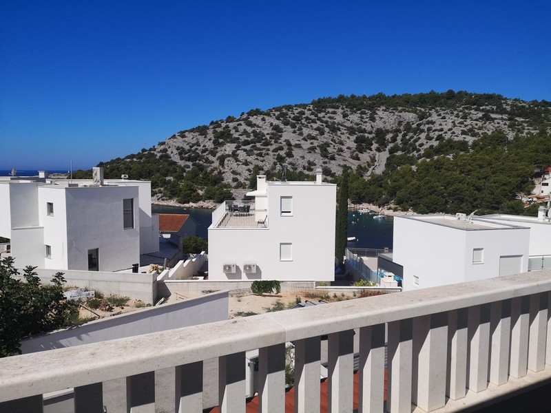 Widok na morze z nieruchomości H3805 w pobliżu Rogoznicy, Dalmacja.