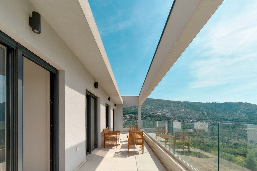 Na sprzedaż nowoczesna luksusowa willa w pobliżu Splitu w Chorwacji.