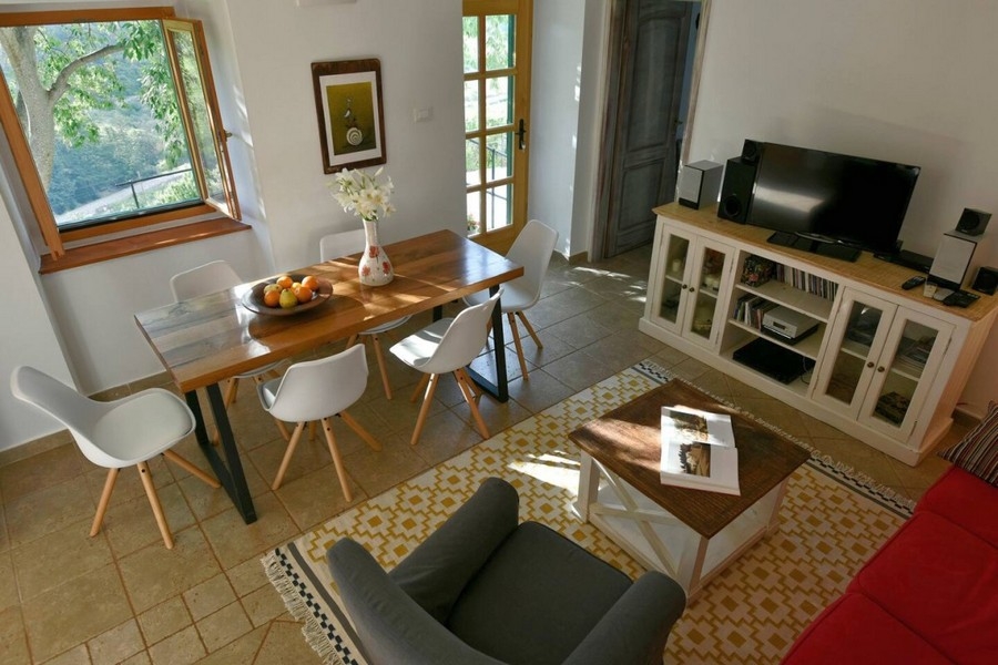 Zadbana i jasna część dzienna nieruchomości H3828.