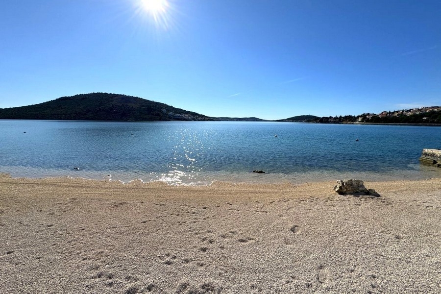 Sprzedam willę w 1 rzędzie do morza w Chorwacji.